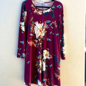 Burgundy floral swing dress with pockets!